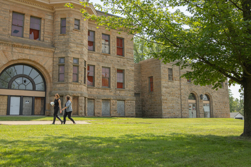 Sandstone school